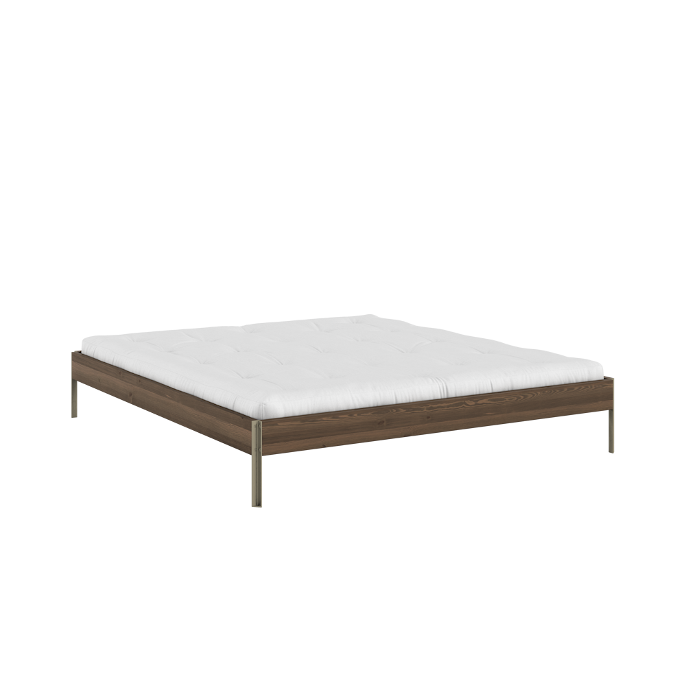 KARUP Dřevěná postel CORE 180x200 cm tmavě hnědá zelené nohy